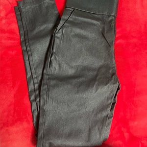 BLACK ZIPPED PANTS